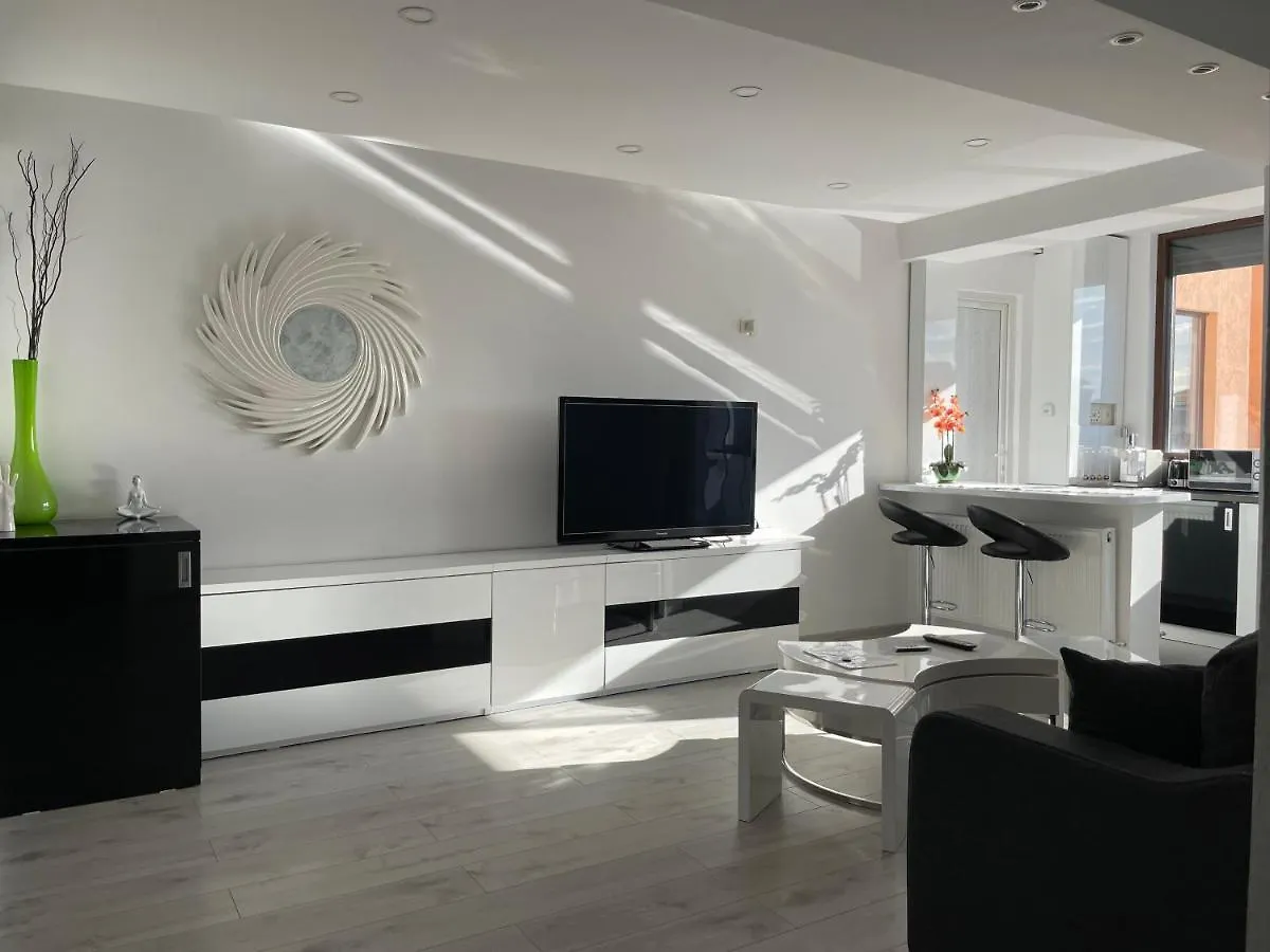 Luxury Two Room Apartment Residence Militari M3 Bucureşti