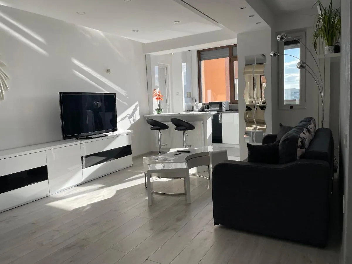 Luxury Two Room Apartment Residence Militari M3 بوخارست